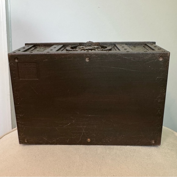 Disney’s Pirates of the Caribbean Collectible Pirate Chest & Movie Collection - Picture 6 of 10